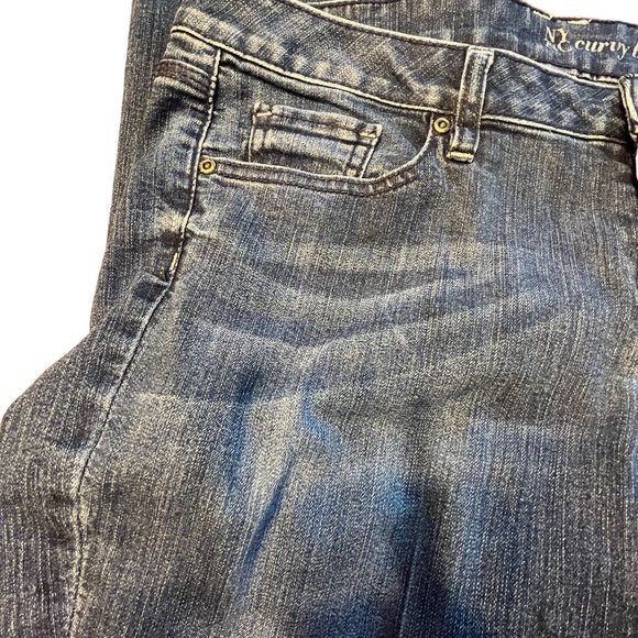 NY&C Women Jeans Mid Rise Curvy Boot cut (Sz12 W34 L31) - Picture 3 of 7